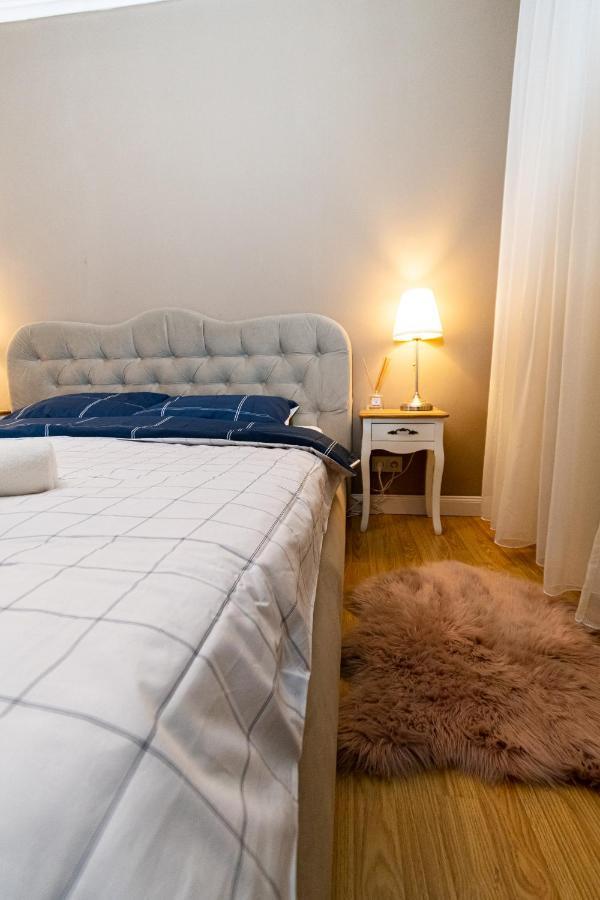 Central Apt. Near Afi Mall, 5 Mins To The Old Town By Car Apartment Brasov Exterior photo